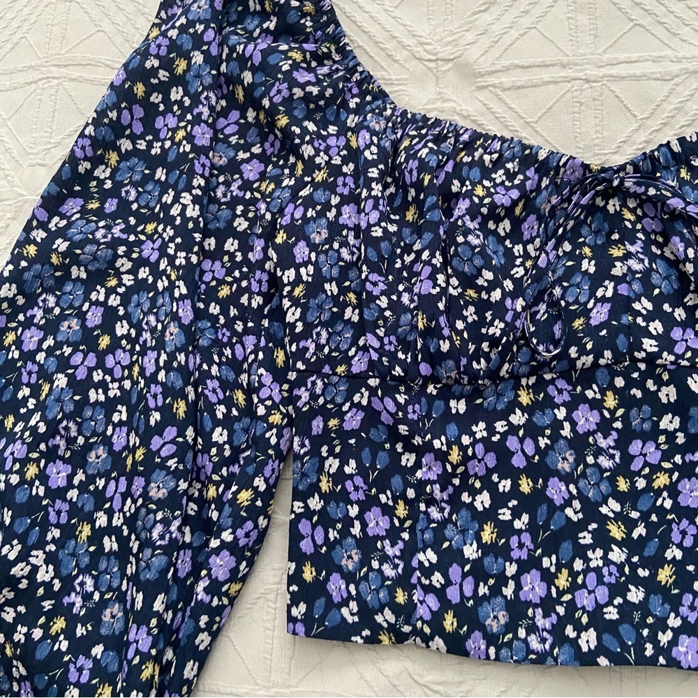 Dynamite Blue Floral Cropped Square Neck Blouse - Picture 4 of 12